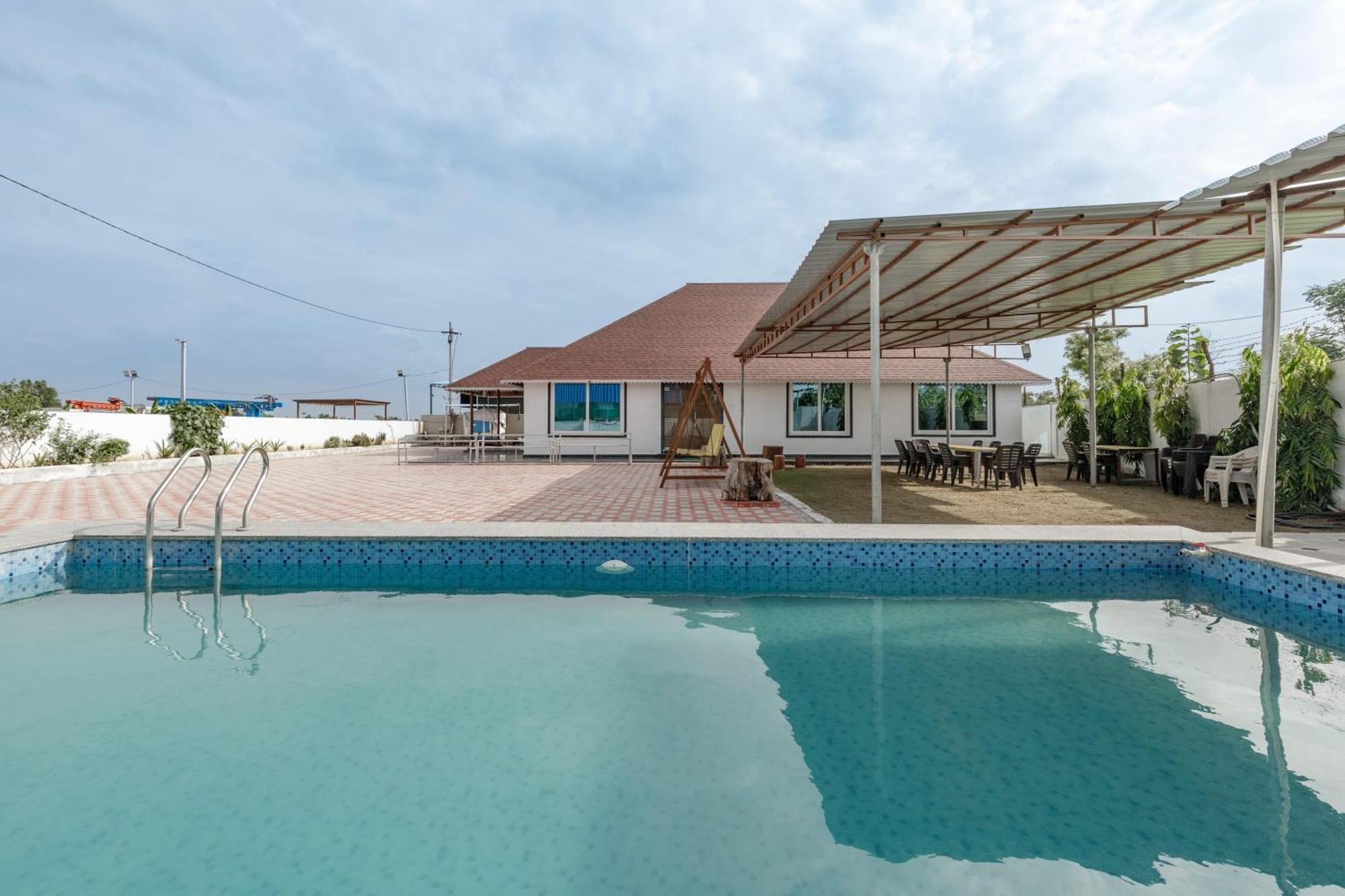 Aqua Lagoon Villa By Secret Turtle Pvt Pool Private Lawn Secunderabad Exterior photo