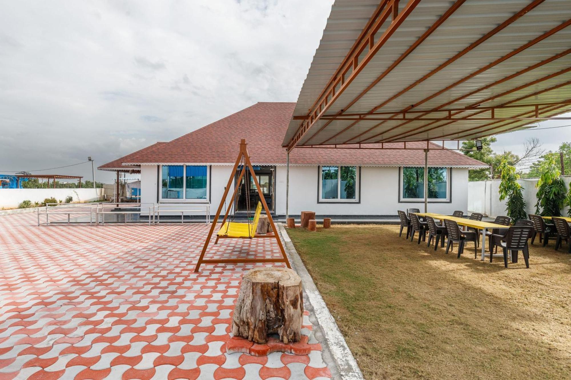 Aqua Lagoon Villa By Secret Turtle Pvt Pool Private Lawn Secunderabad Exterior photo