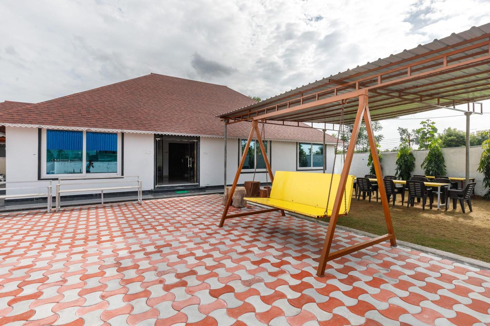 Aqua Lagoon Villa By Secret Turtle Pvt Pool Private Lawn Secunderabad Exterior photo