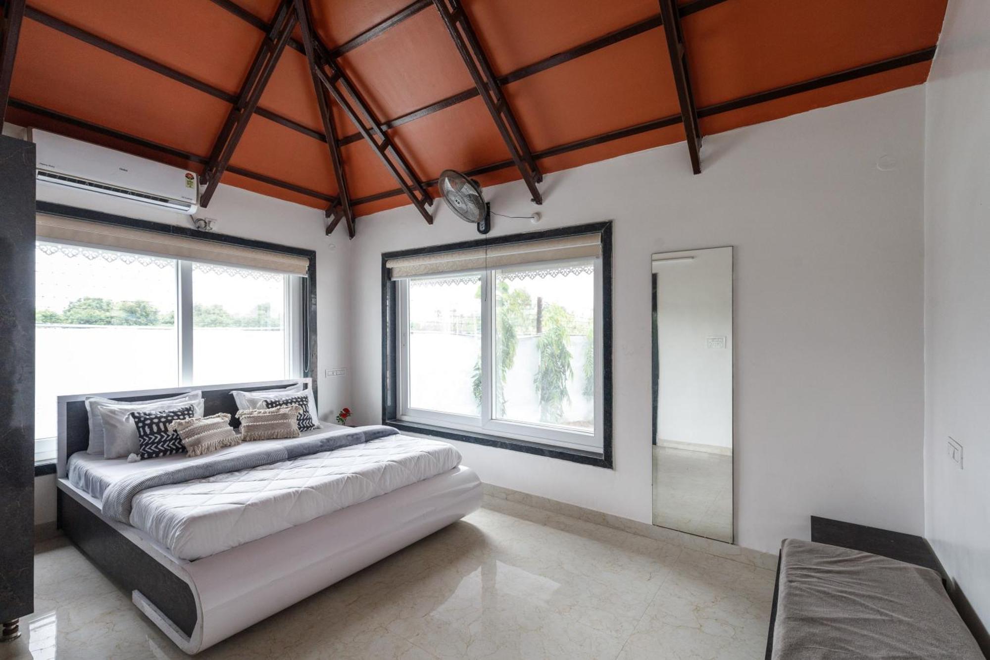 Aqua Lagoon Villa By Secret Turtle Pvt Pool Private Lawn Secunderabad Exterior photo
